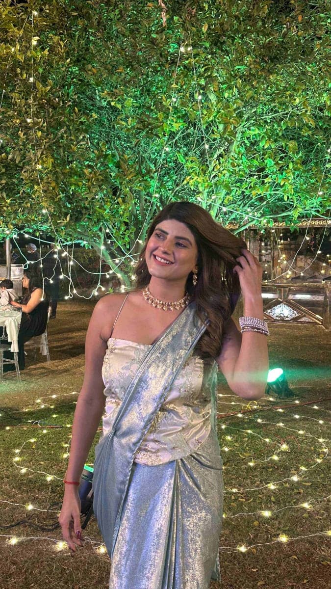 Mint green pre drape corset saree set thumbnail 2